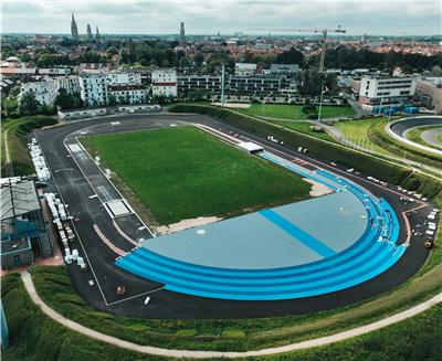 Atletiekpiste Brugge in aanbouw
